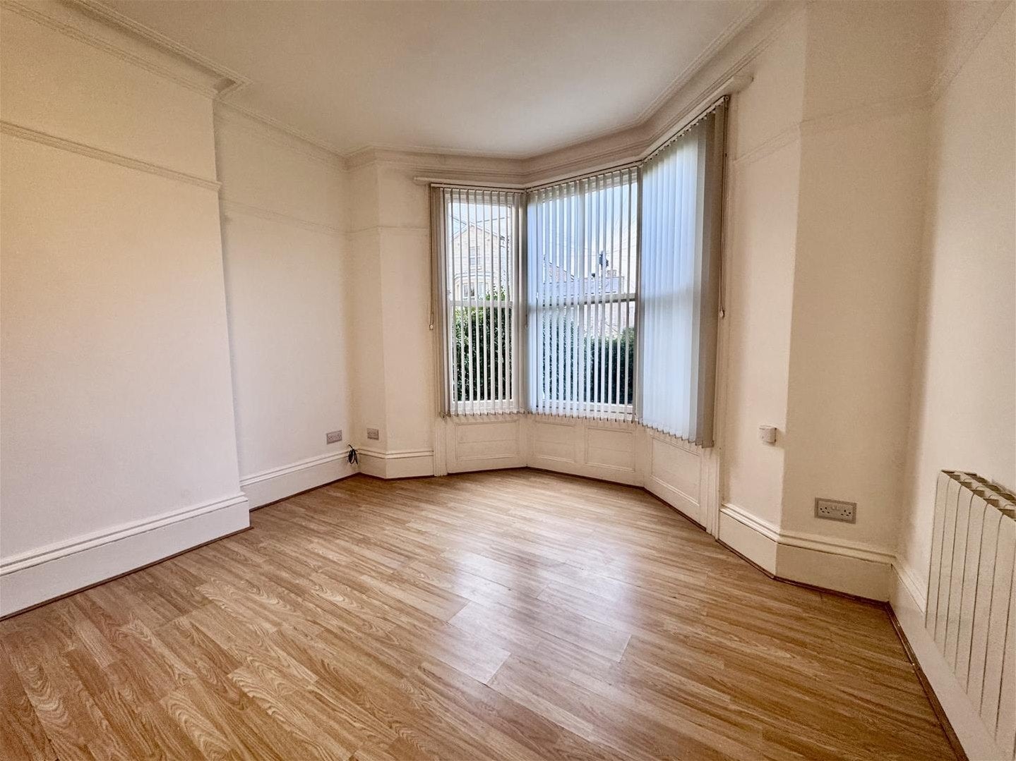 Flat Cromwell Terrace in Scarborough