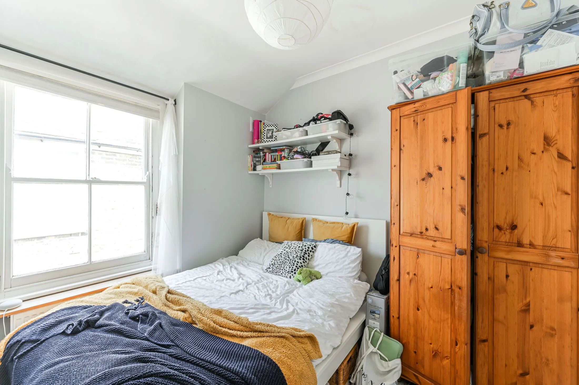Flat Tremadoc Road in Greater London