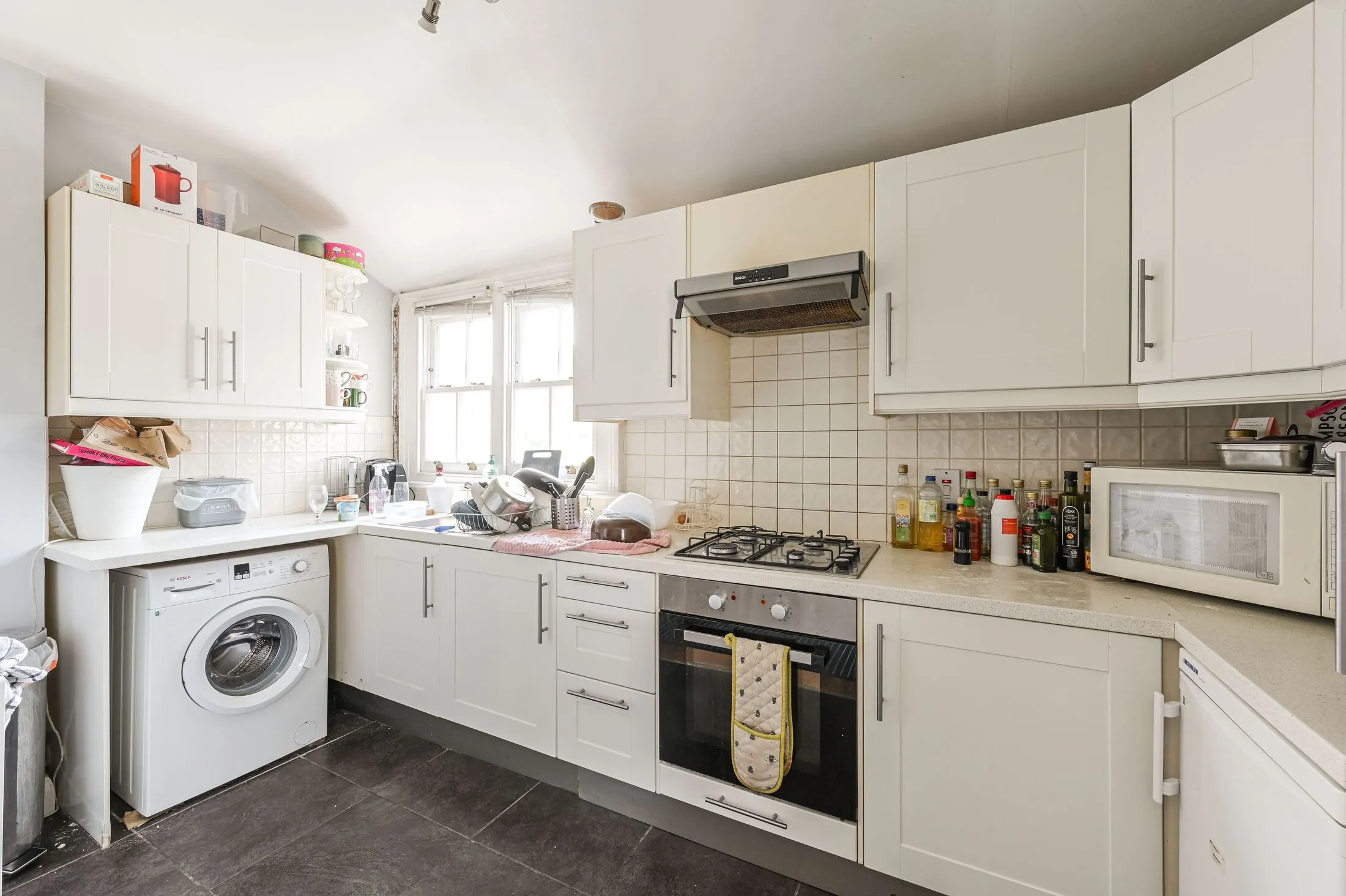 Flat Tremadoc Road in Greater London