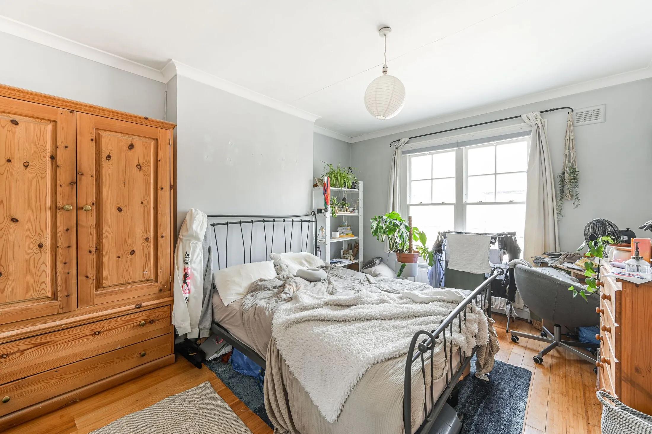 Flat Tremadoc Road in Greater London
