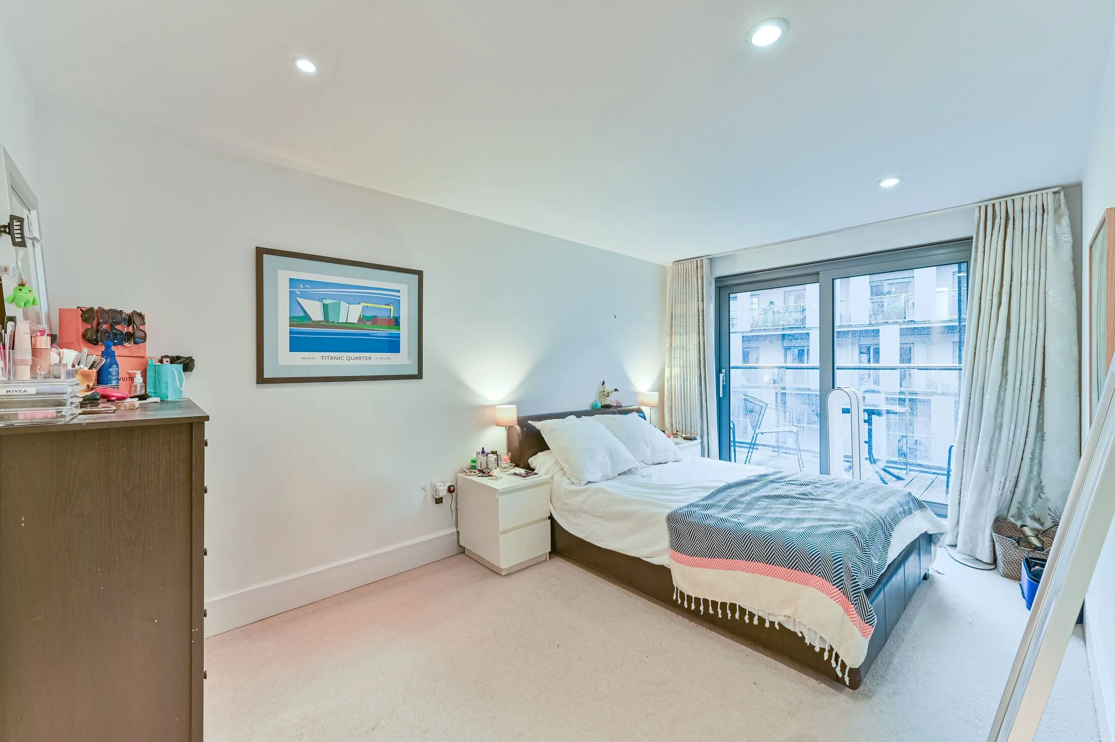 Flat Major Draper Square in Greater London
