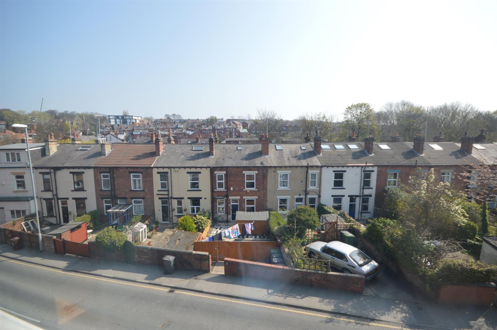 Flat Highbury Road in Leeds