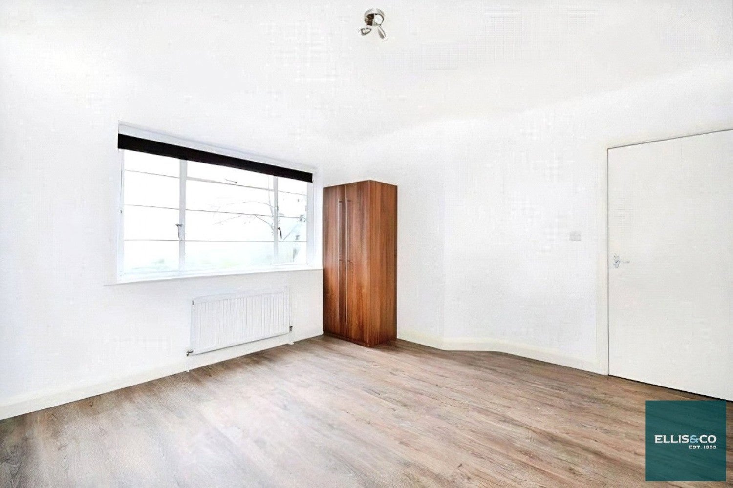 Flat Denison Close in Greater London