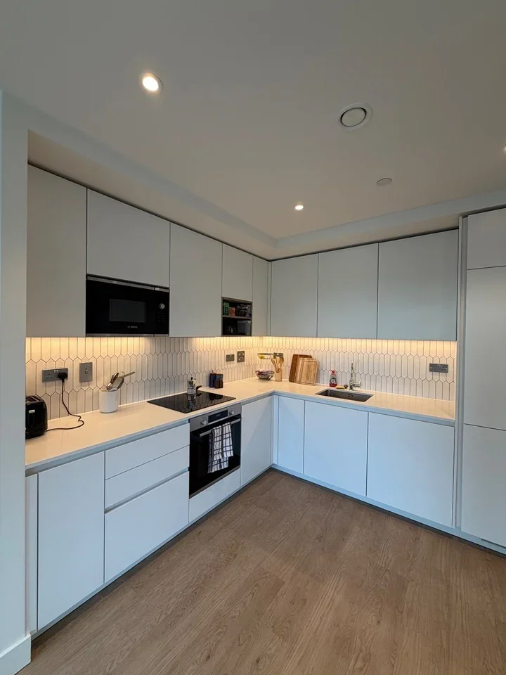 Room Park Lane in Greater London