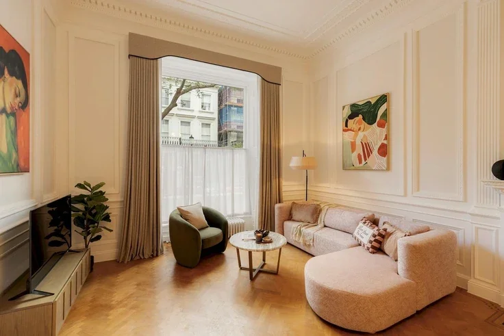 Flat Pembridge Gardens in Greater London