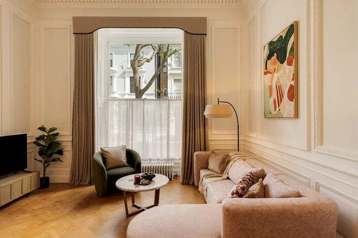 Flat Pembridge Gardens in Greater London