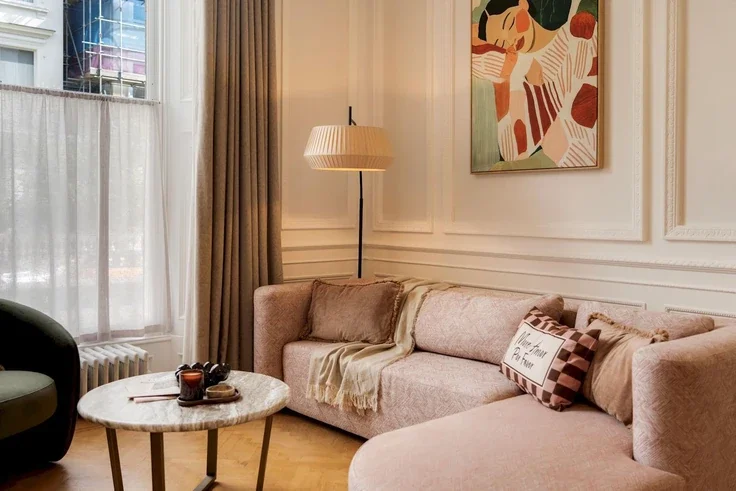 Flat Pembridge Gardens in Greater London