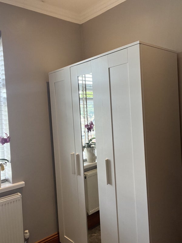 Room Meanley Road in Greater London