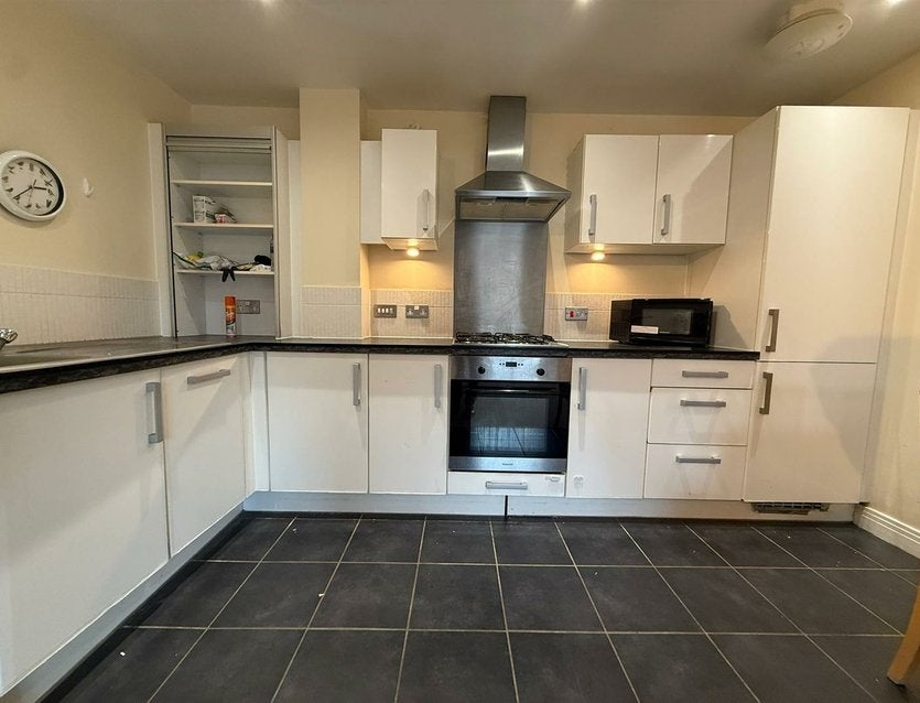 Flat Waterloo Road in Greater London