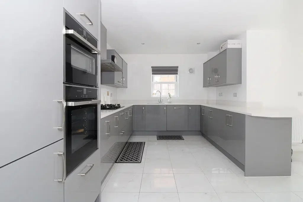 House Caradon Way in Rugby