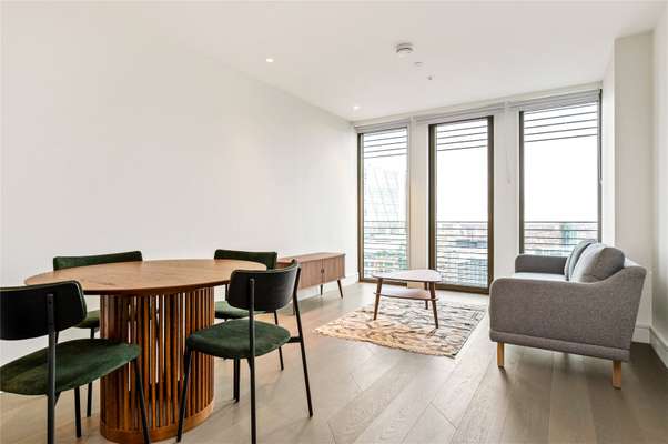 Flat Bishopsgate in City of London