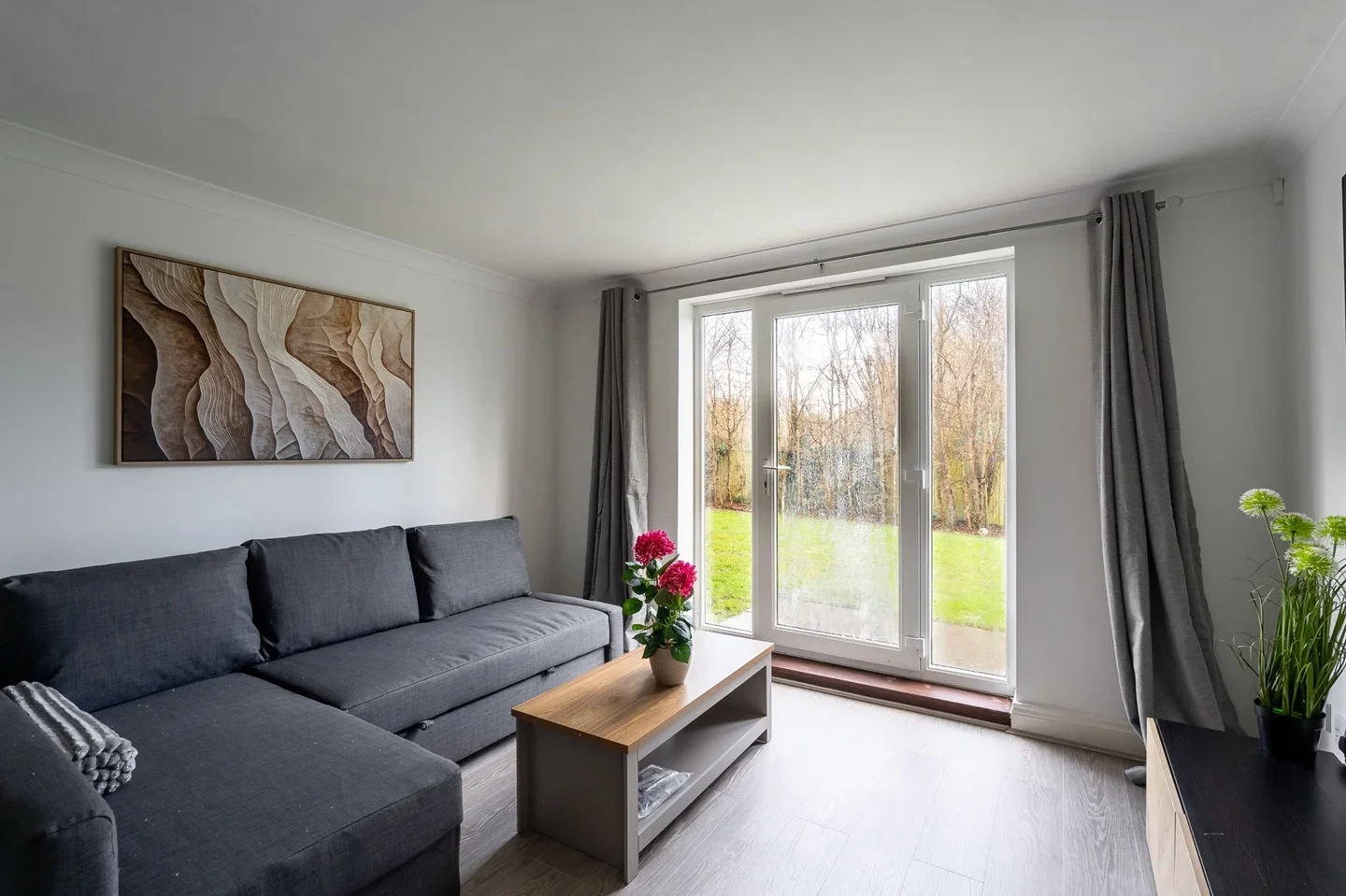 Flat East India Way in Greater London