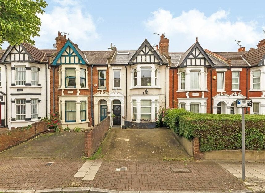 Flat Saint John's Avenue in Greater London