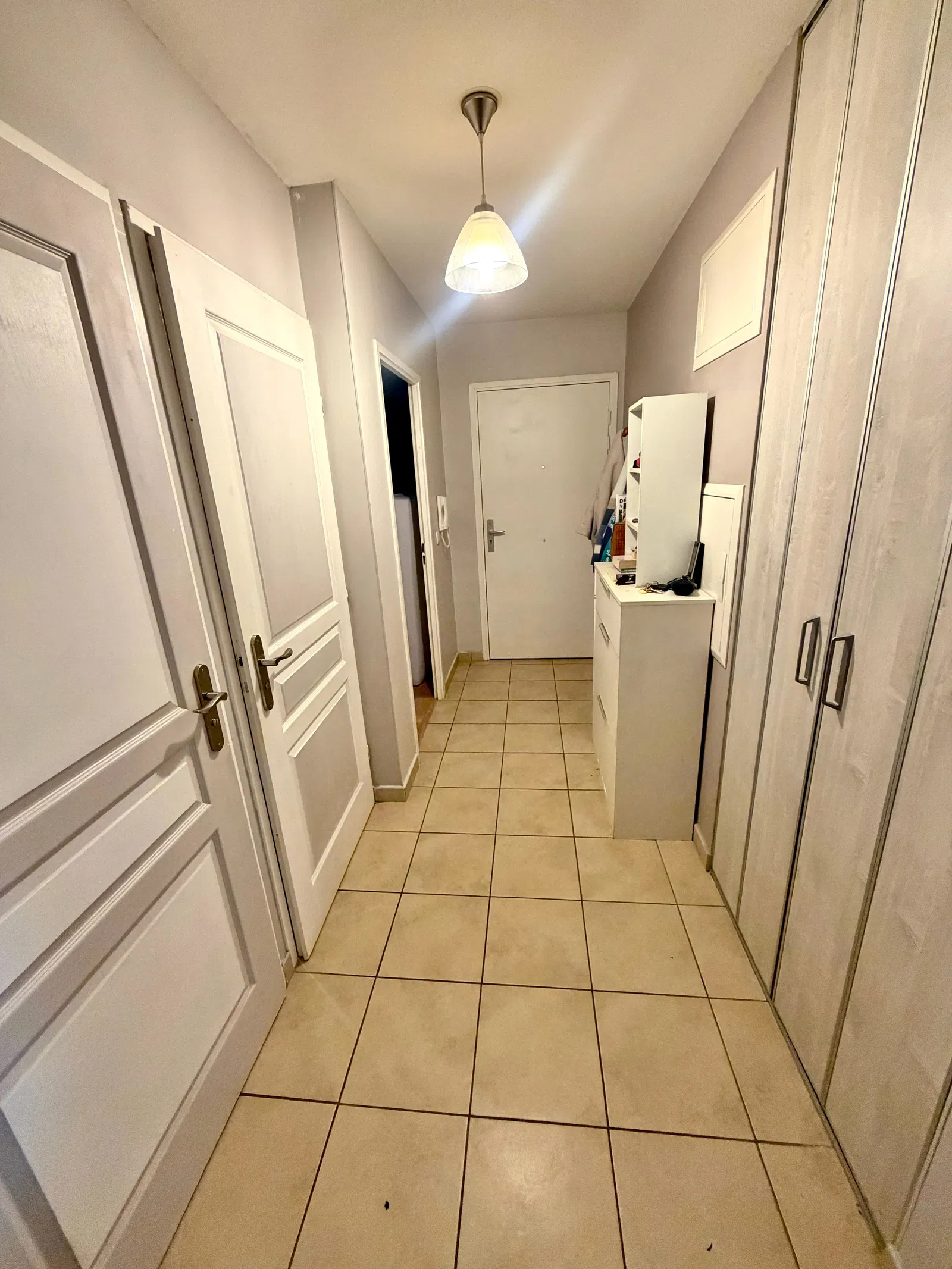 Chambre Rue Marat à Décines-Charpieu