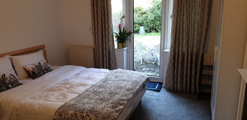 Room Robin Hood Lane in Greater London