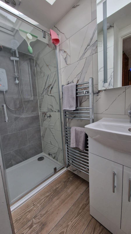 Room Robin Hood Lane in Greater London