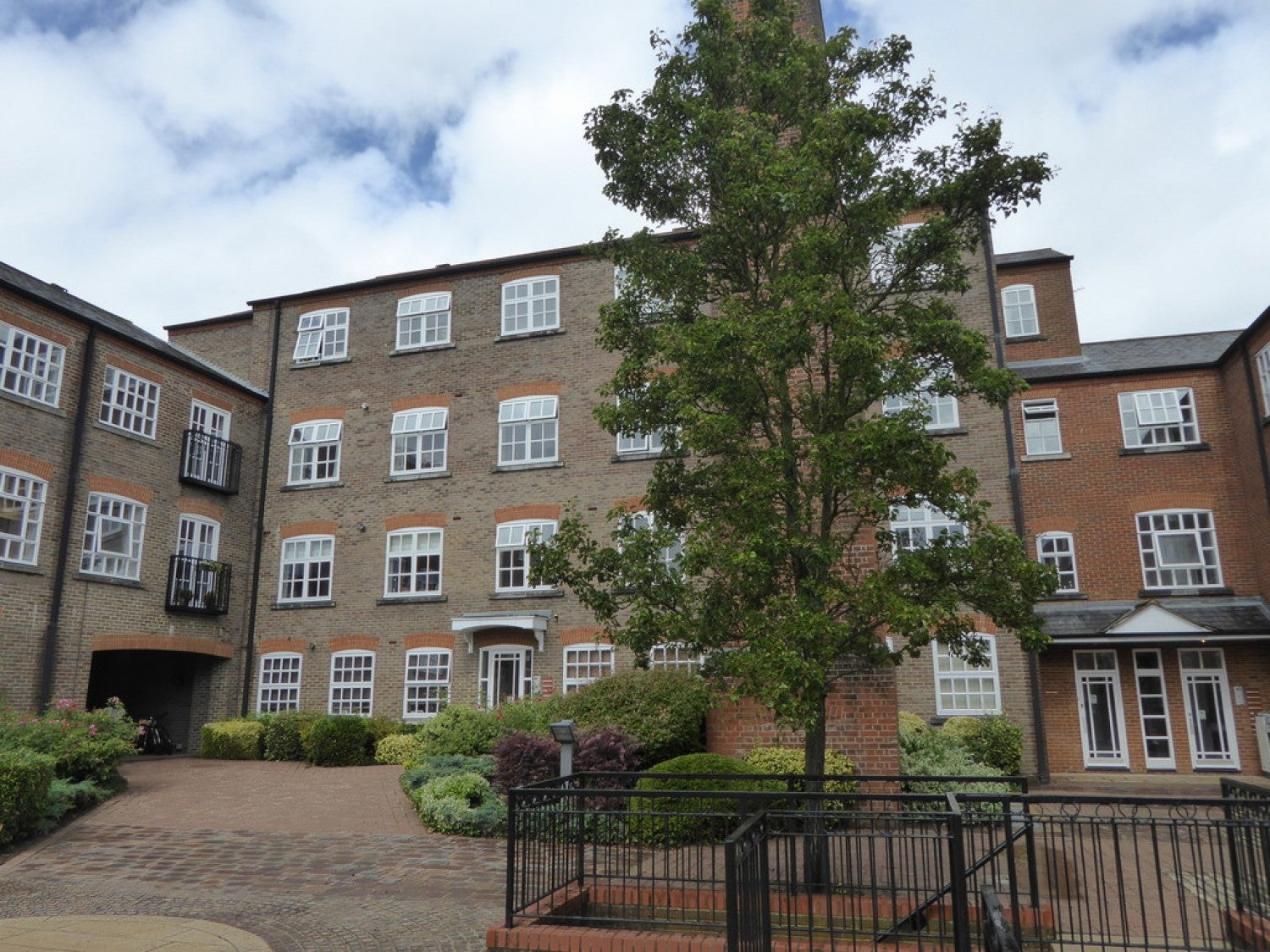 Flat Milliner's Court in St Albans
