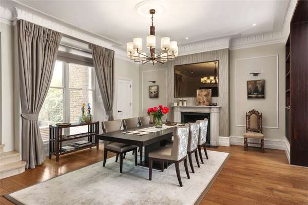 Flat Hyde Park Gate in Greater London
