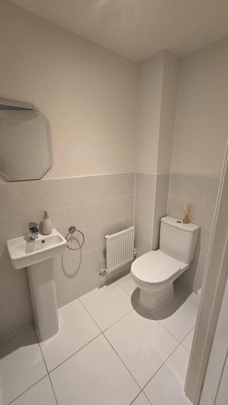 Room North Lock Road in Leicester