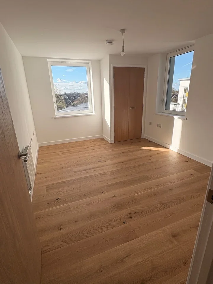 Flat Clarence Avenue in Greater London
