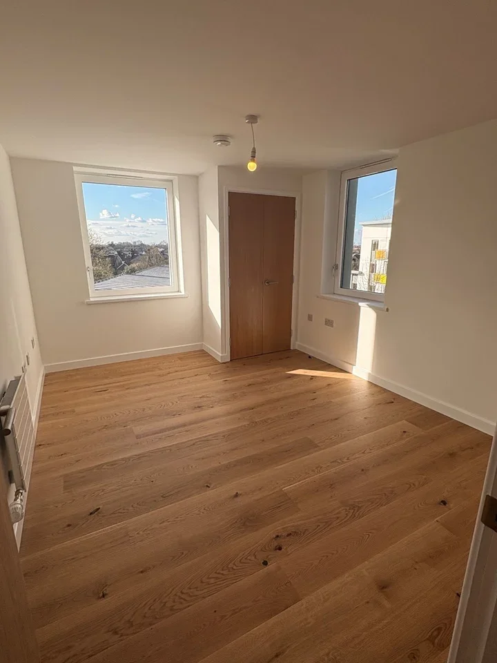 Flat Clarence Avenue in Greater London
