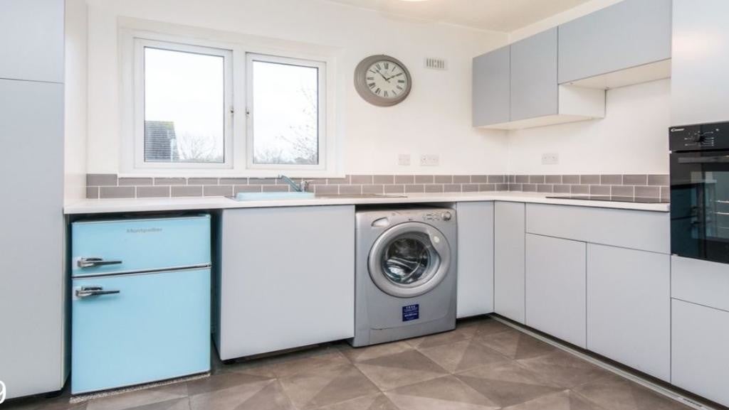 Flat Emblett Drive in Teignbridge