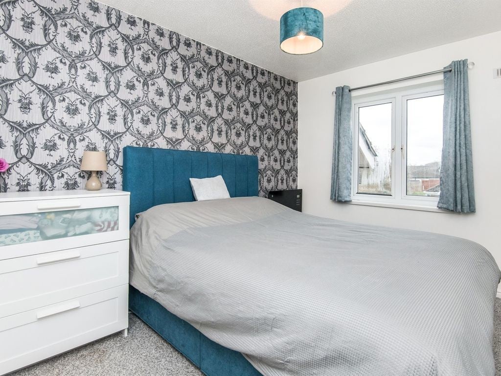 Flat Emblett Drive in Teignbridge