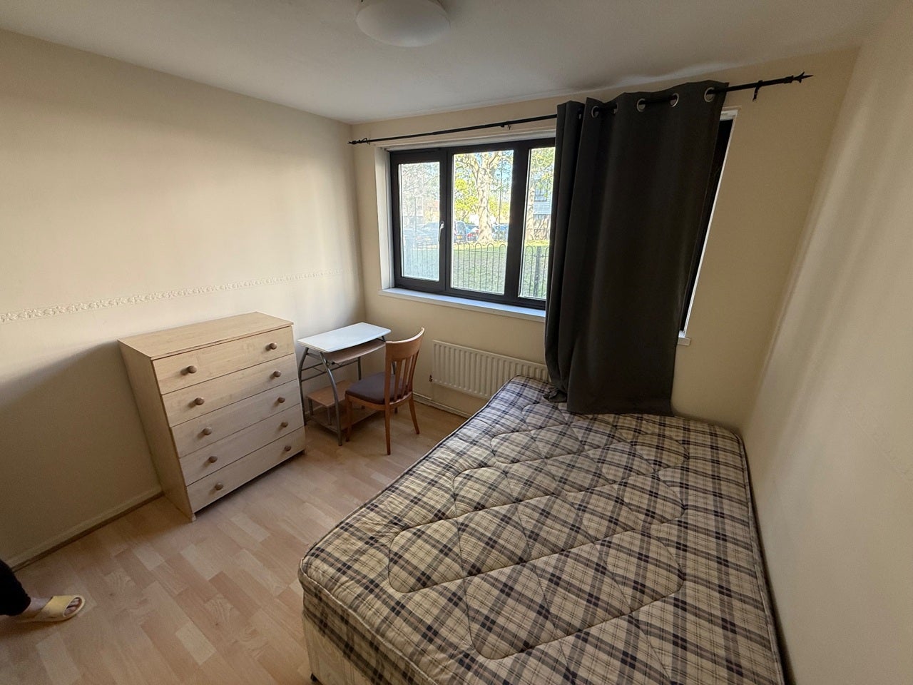 Room Summerwood Road in Greater London