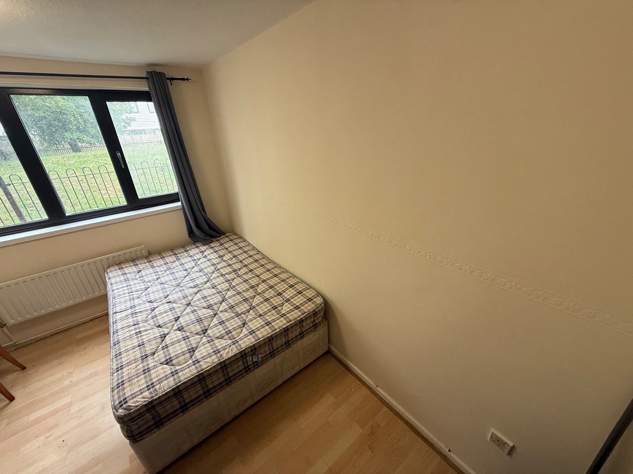 Room Summerwood Road in Greater London