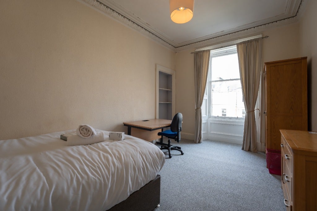 Flat Marchmont Street in City of Edinburgh