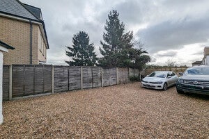 Flat Whitley Road in Hoddesdon