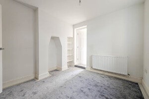 Flat Whitley Road in Hoddesdon