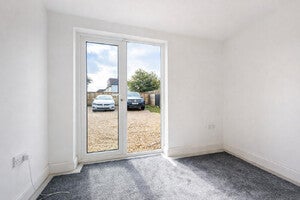 Flat Whitley Road in Hoddesdon