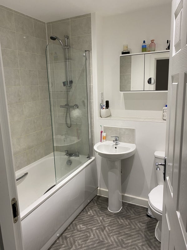 Room Robert Wright Drive in Coventry