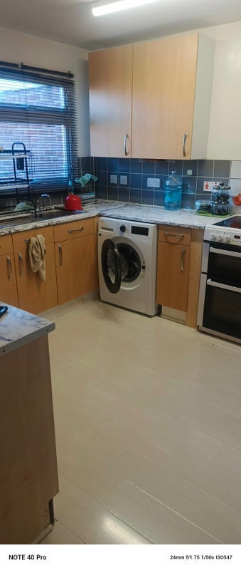 Flat Stour Close in Slough