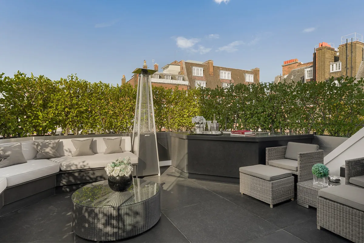 Flat Upper Grosvenor Street in City of Westminster