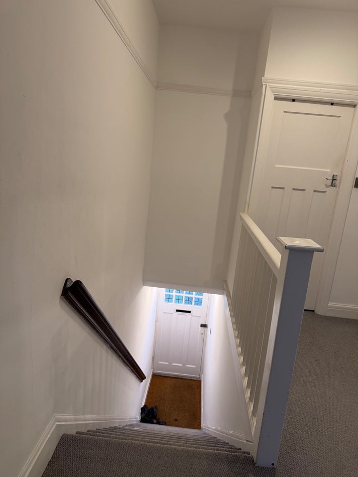Room Ockley Road in Greater London