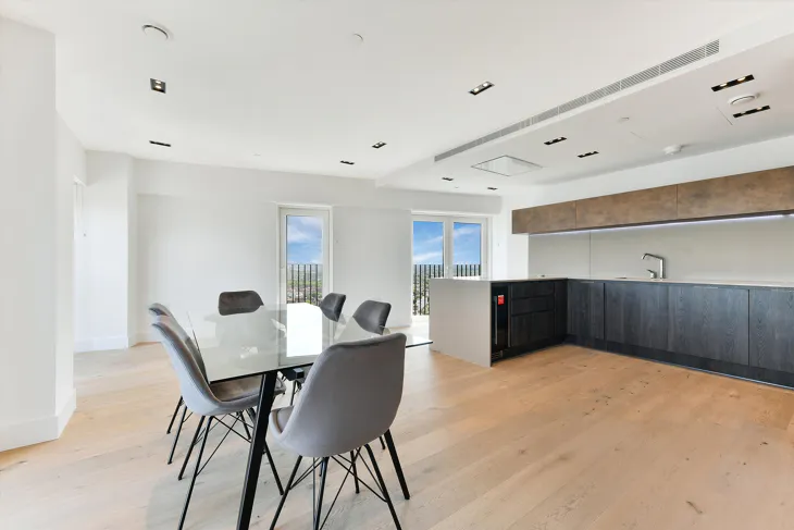 Flat Exchange Gardens in Greater London
