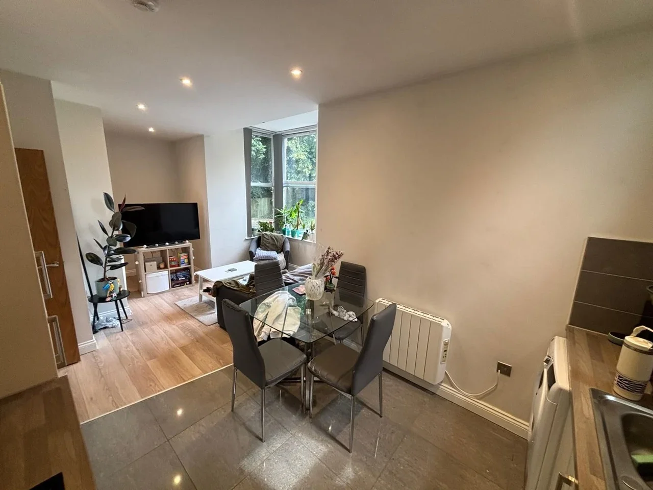 Flat Headingley Lane in Leeds