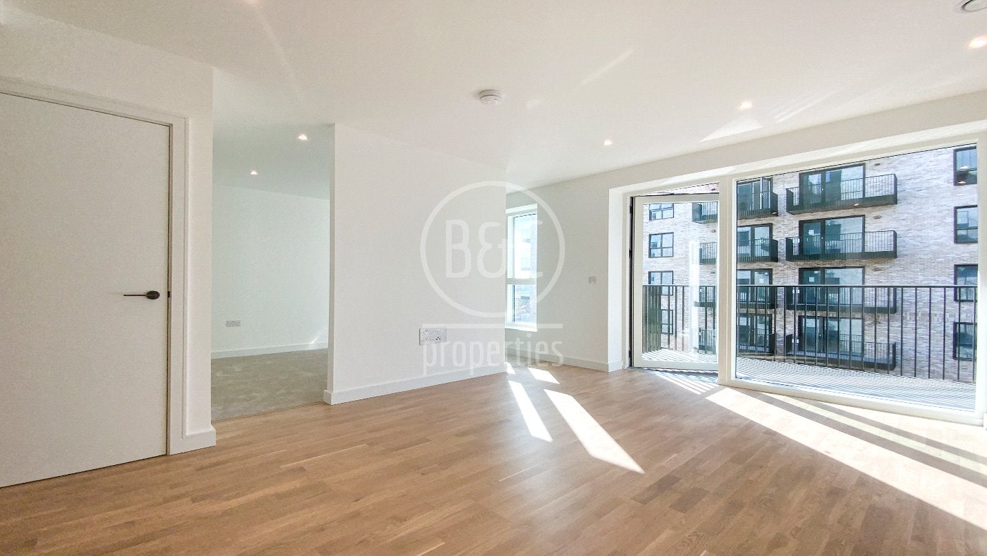 Flat Greenleaf Walk in Greater London