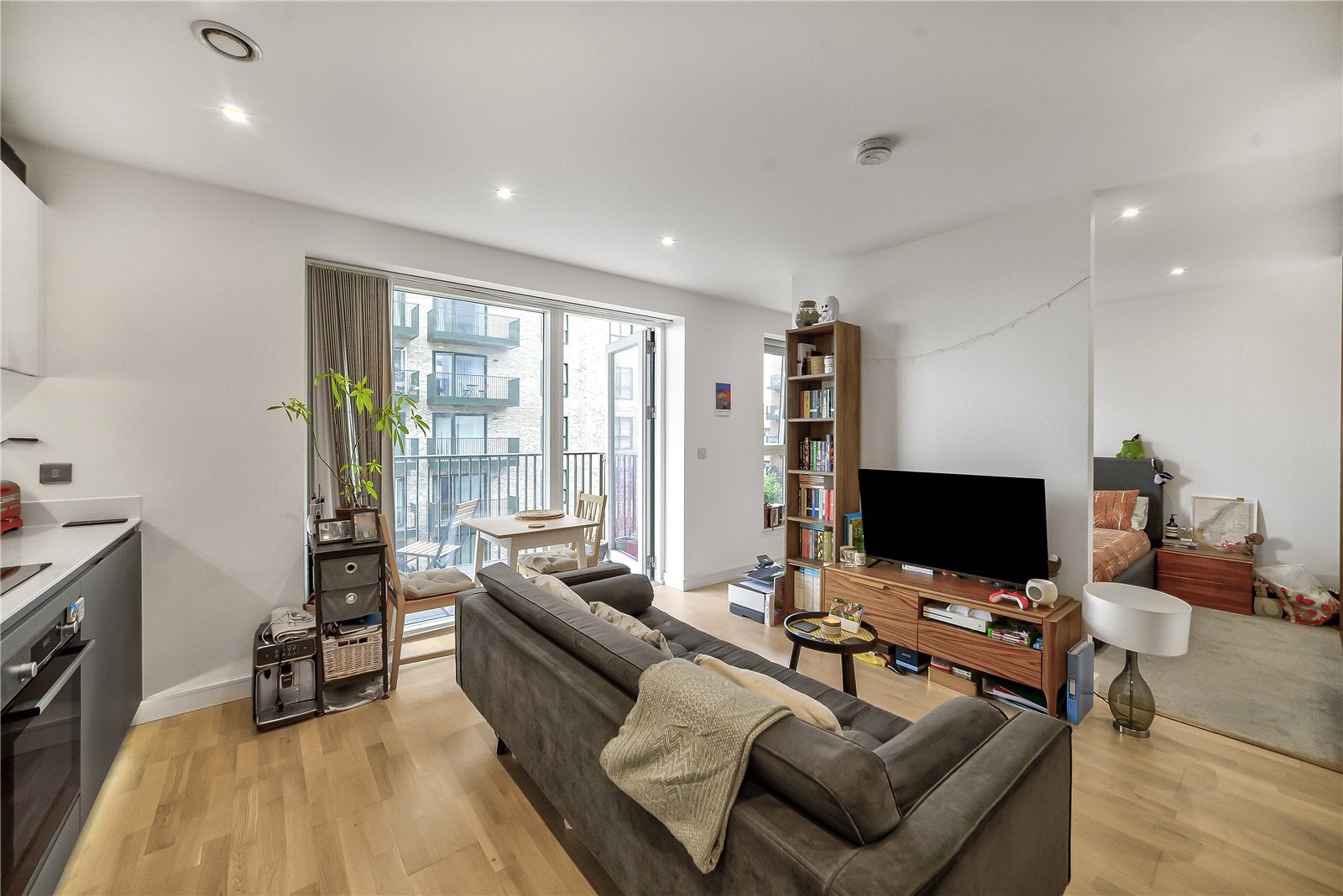 Flat Greenleaf Walk in Greater London