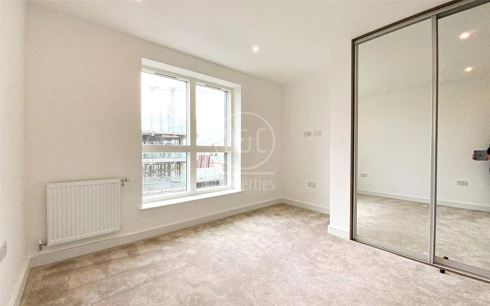 Flat Greenleaf Walk in Greater London