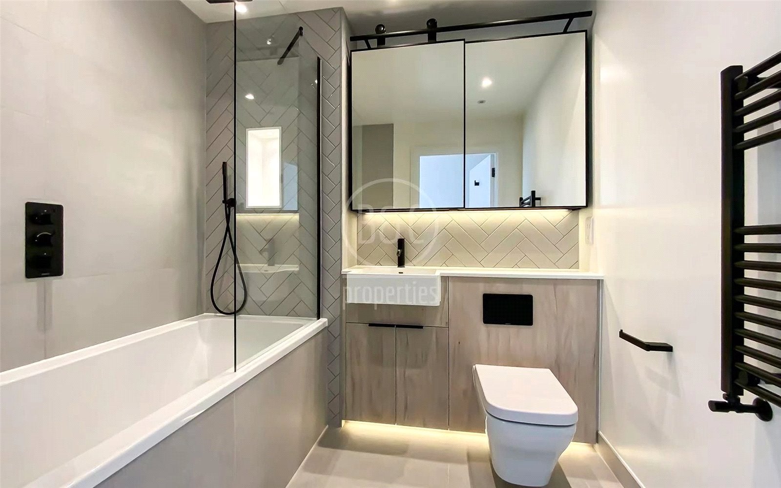 Flat Greenleaf Walk in Greater London