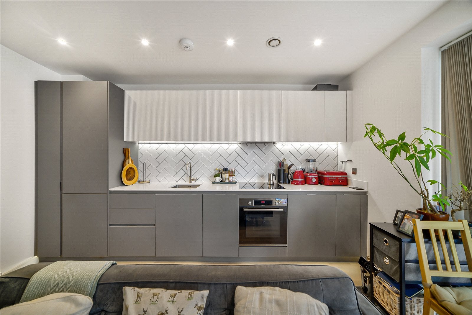 Flat Greenleaf Walk in Greater London