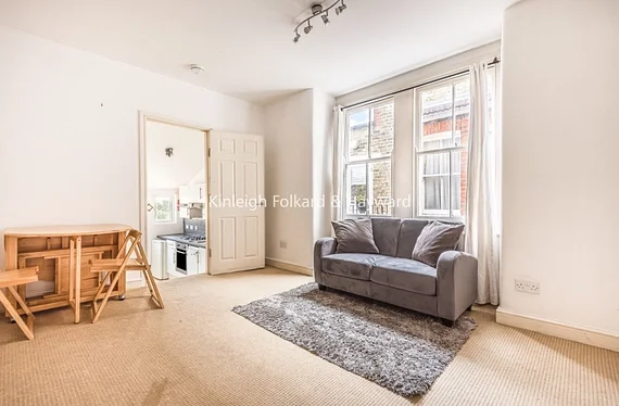 Flat Laurel Close in Greater London