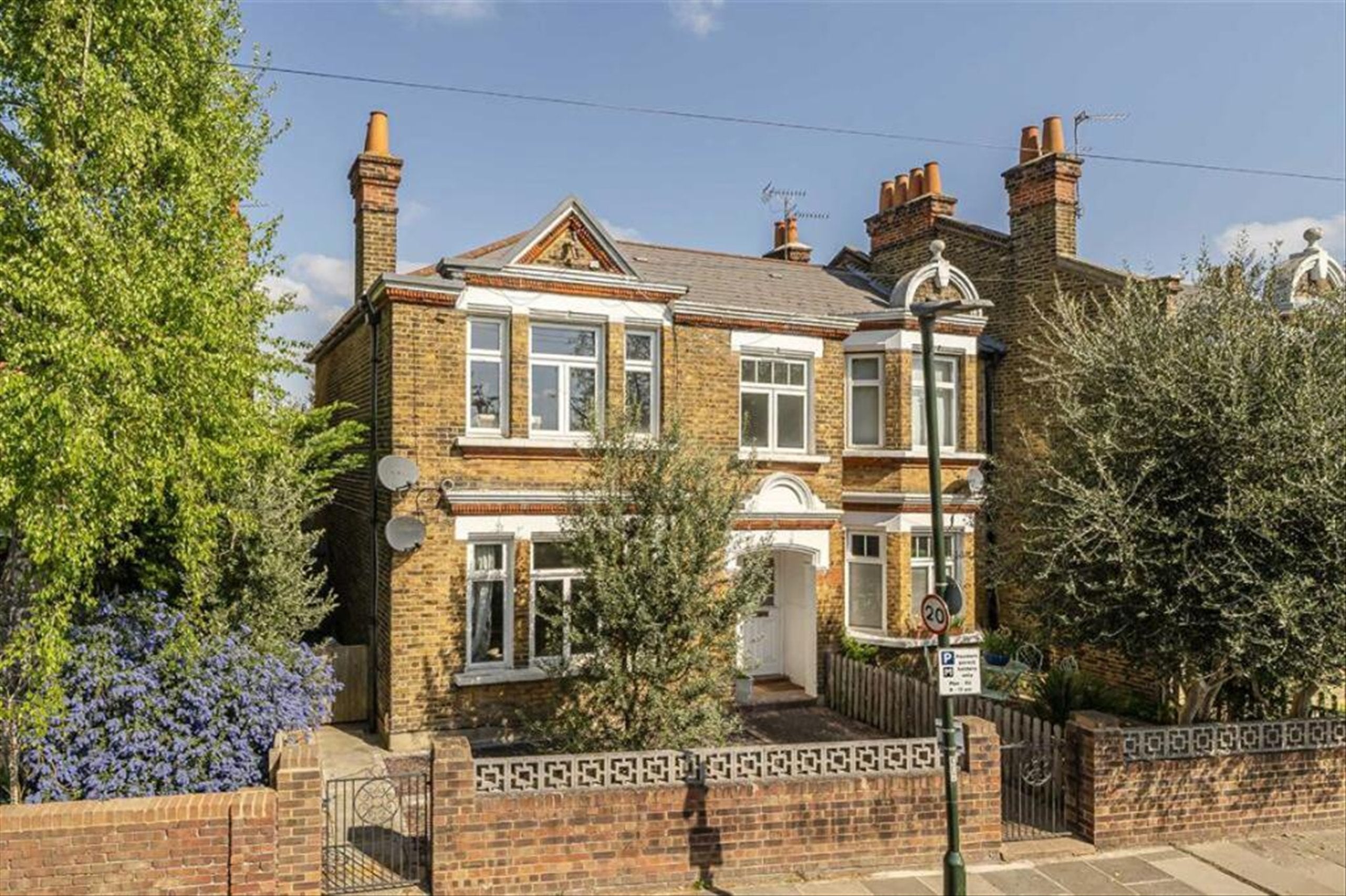 House North Worple Way in Greater London