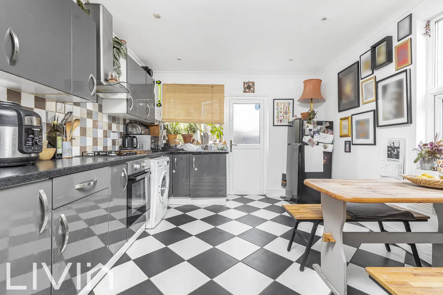Flat Jackson's Place in Greater London