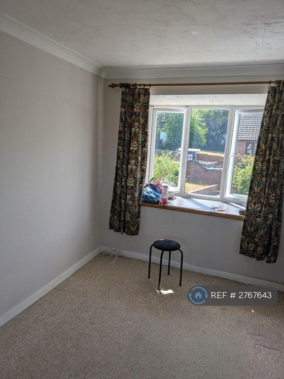 Flat Beecham Berry in Basingstoke and Deane