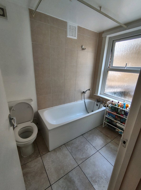 Room Santley Street in Greater London