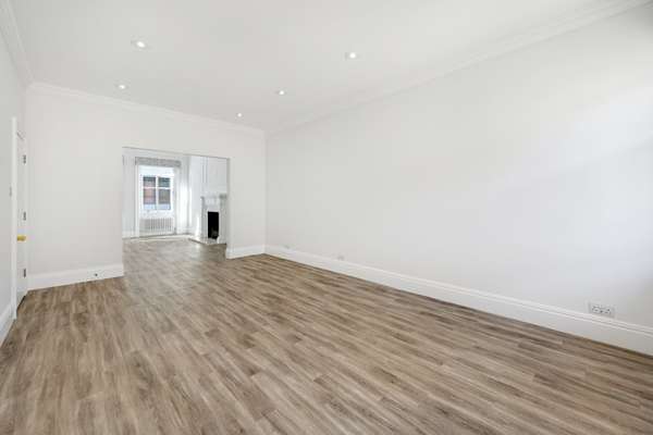 Flat Duke of York Square in Greater London